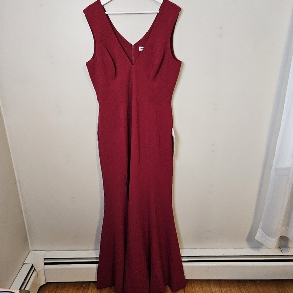 Dress The Population Sandra Elegant Garnet Red Sleeveless Gown Formal V-Neck - Picture 16 of 16